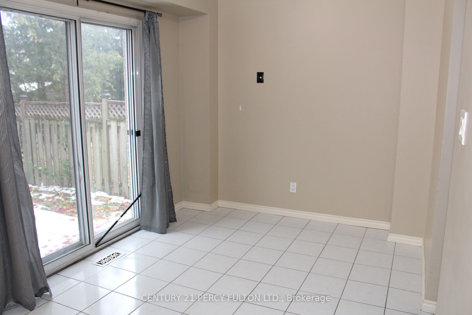 Photo 18 of 83 Barnes Drive, Ajax, Central — HOMEH