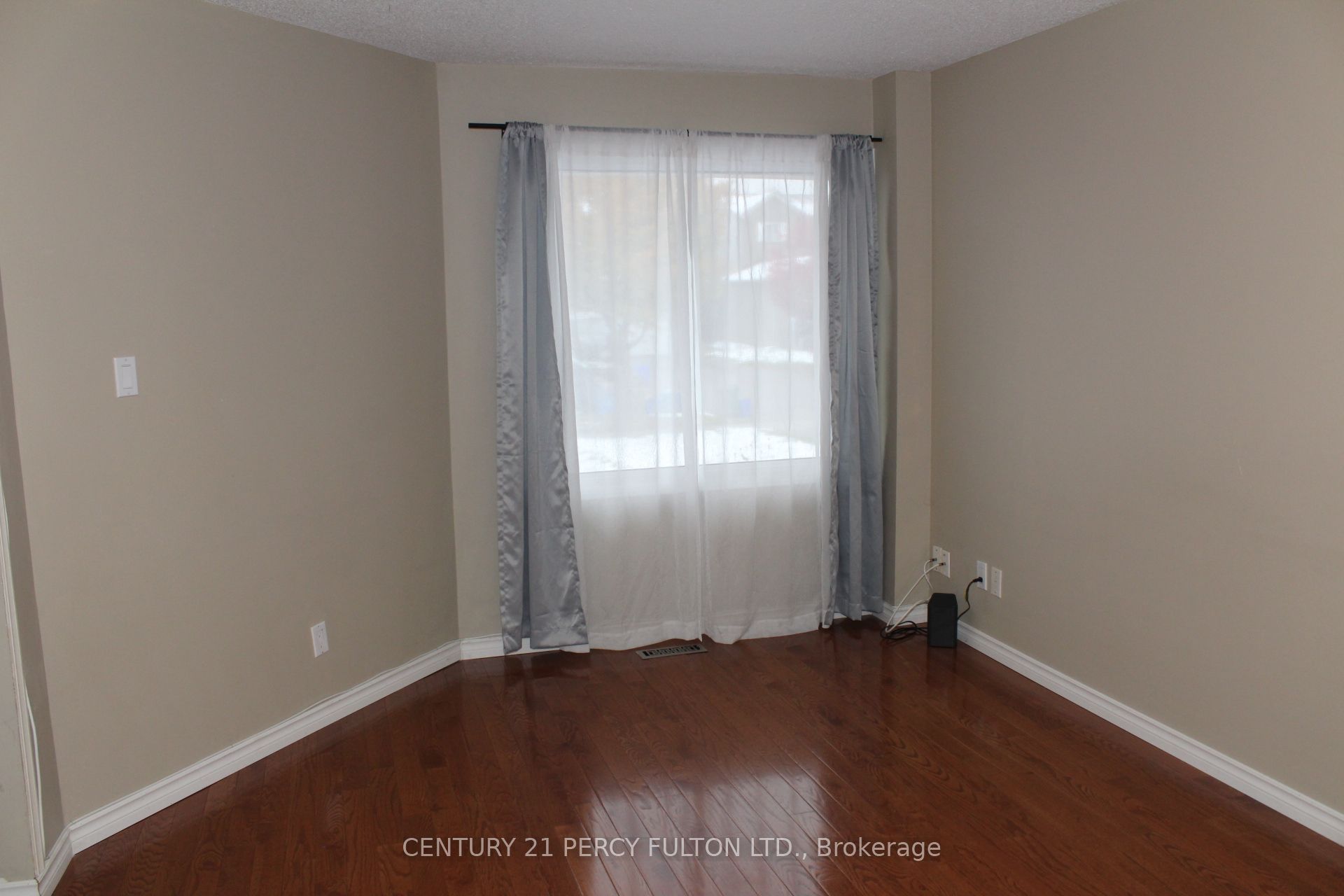 Photo 19 of 83 Barnes Drive, Ajax, Central — HOMEH