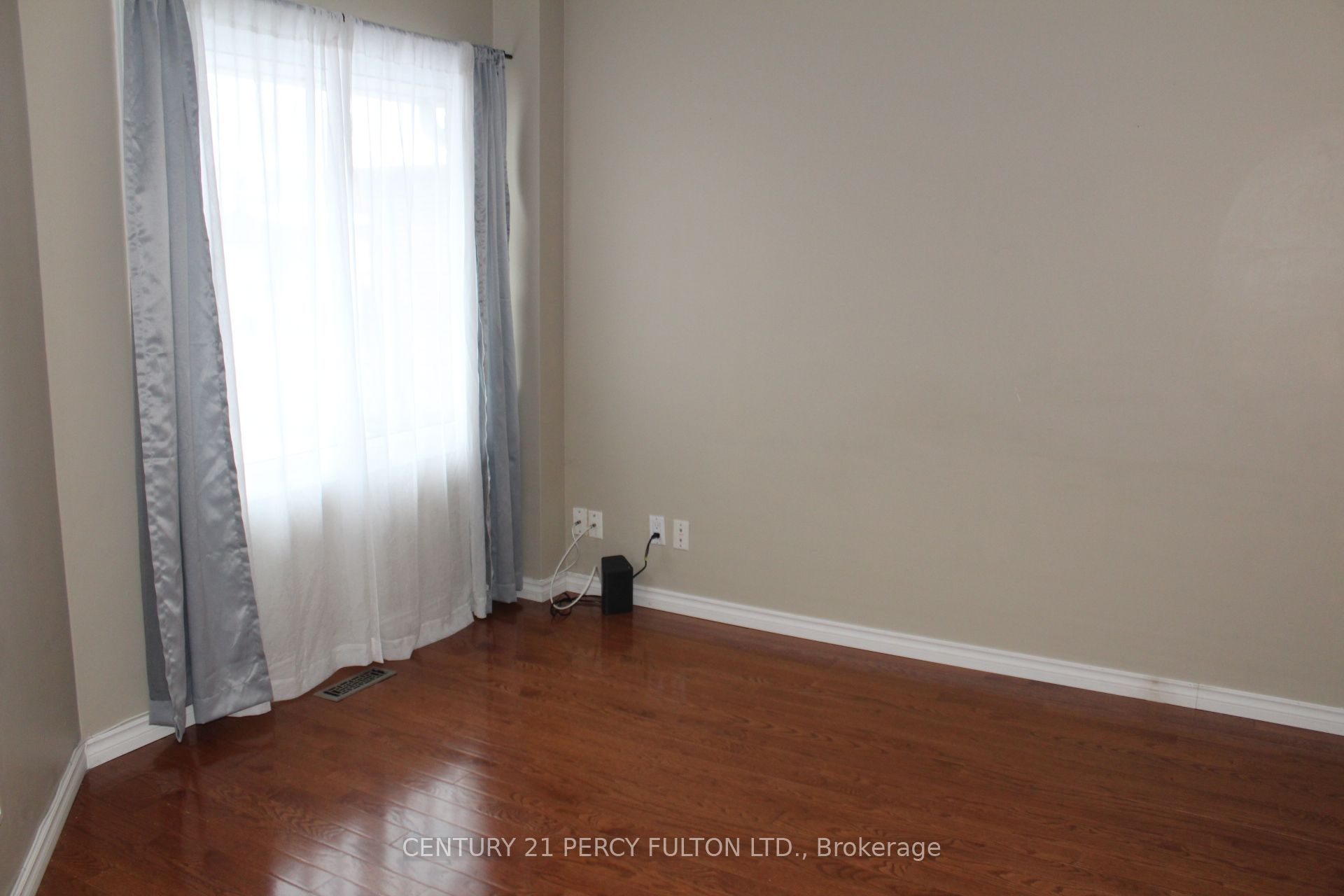 Photo 20 of 83 Barnes Drive, Ajax, Central — HOMEH