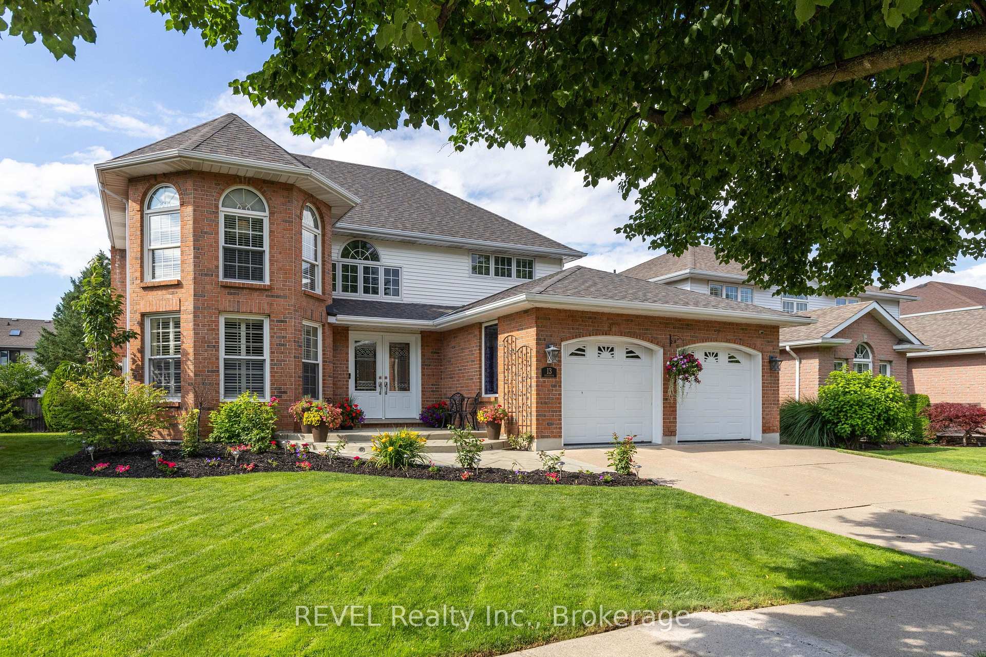 Photo 6 of 13 Chessington Street, St. Catharines, Grapeview — HOMEH