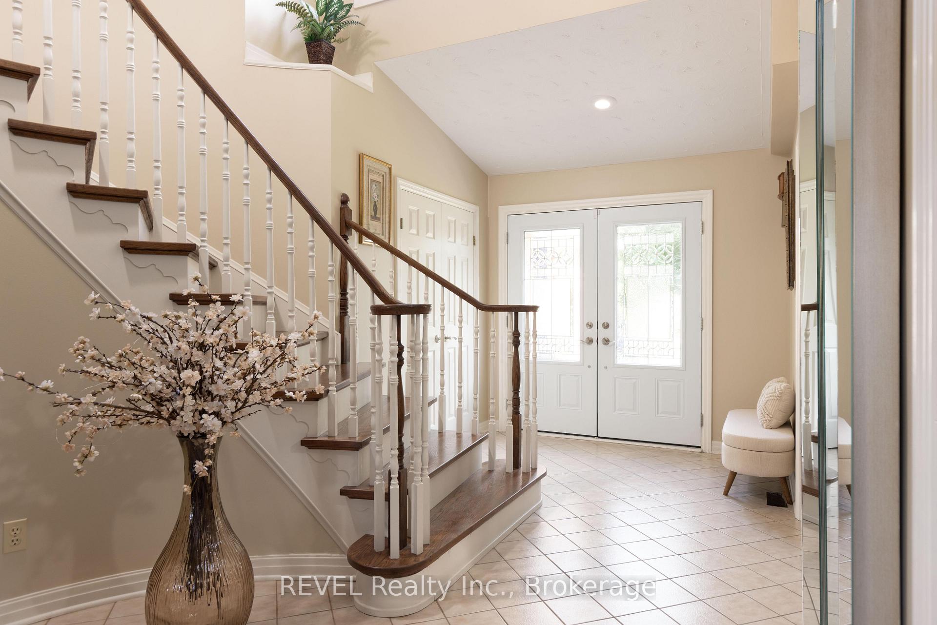 Photo 7 of 13 Chessington Street, St. Catharines, Grapeview — HOMEH