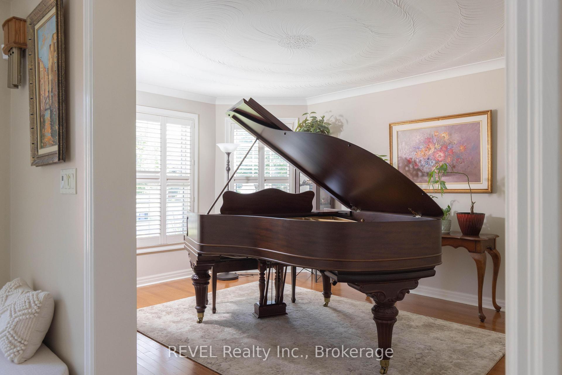 Photo 9 of 13 Chessington Street, St. Catharines, Grapeview — HOMEH