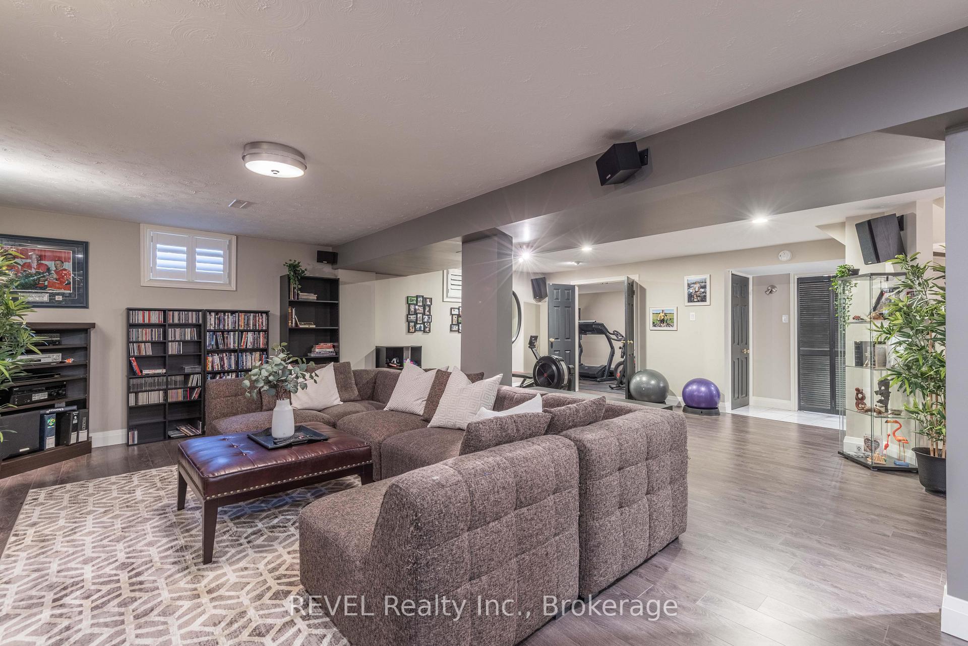Photo 31 of 13 Chessington Street, St. Catharines, Grapeview — HOMEH
