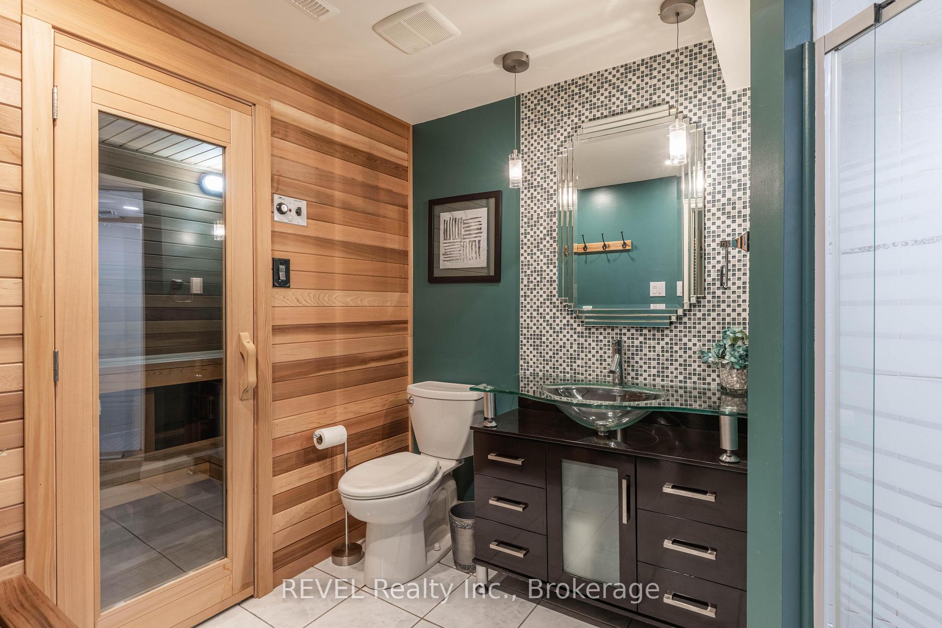 Photo 32 of 13 Chessington Street, St. Catharines, Grapeview — HOMEH