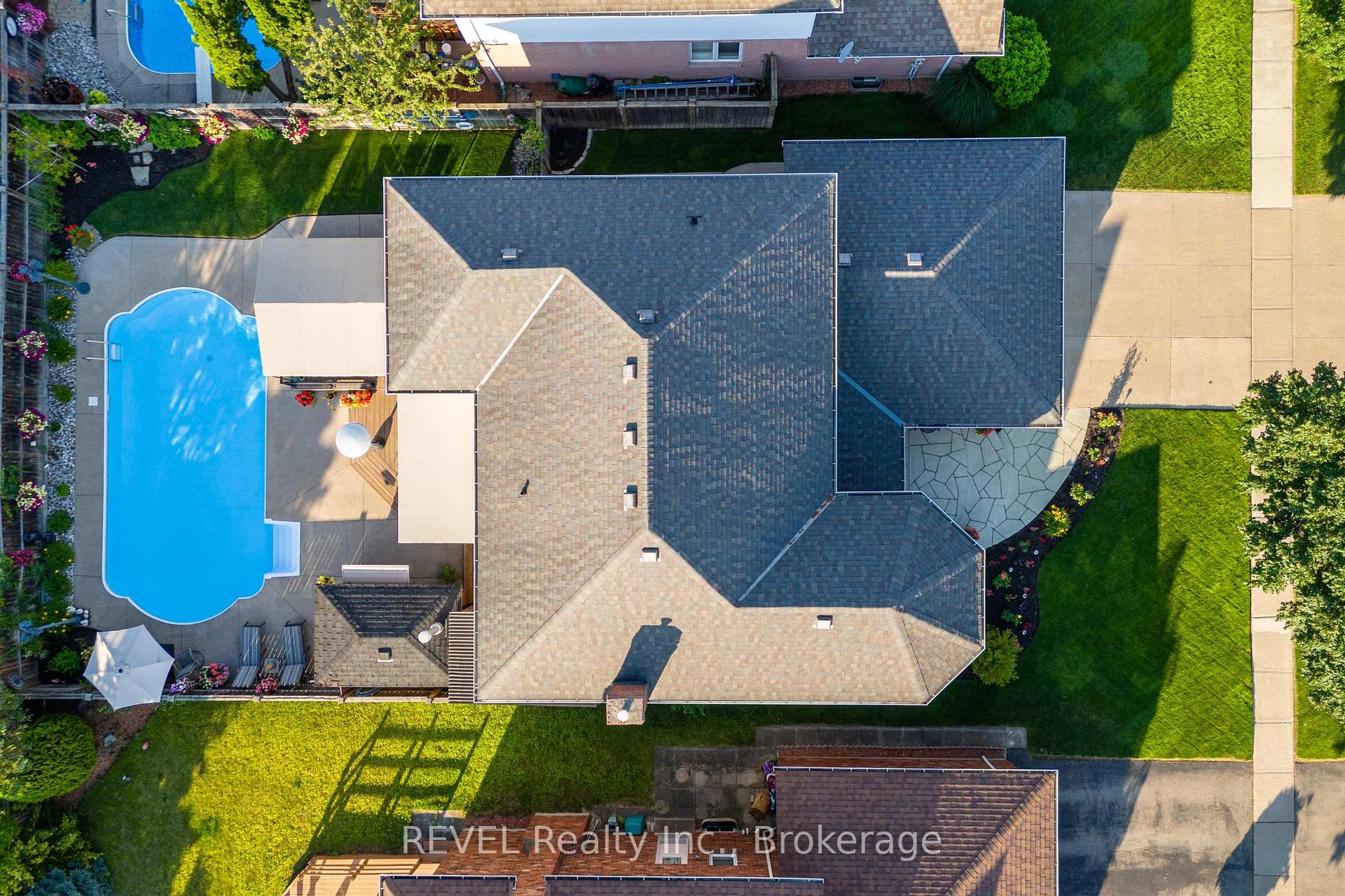 Photo 41 of 13 Chessington Street, St. Catharines, Grapeview — HOMEH
