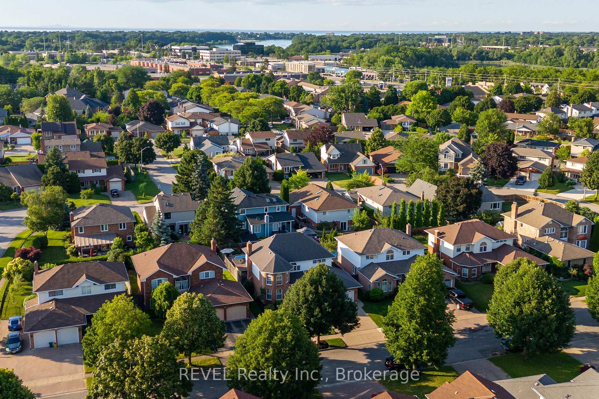 Photo 44 of 13 Chessington Street, St. Catharines, Grapeview — HOMEH