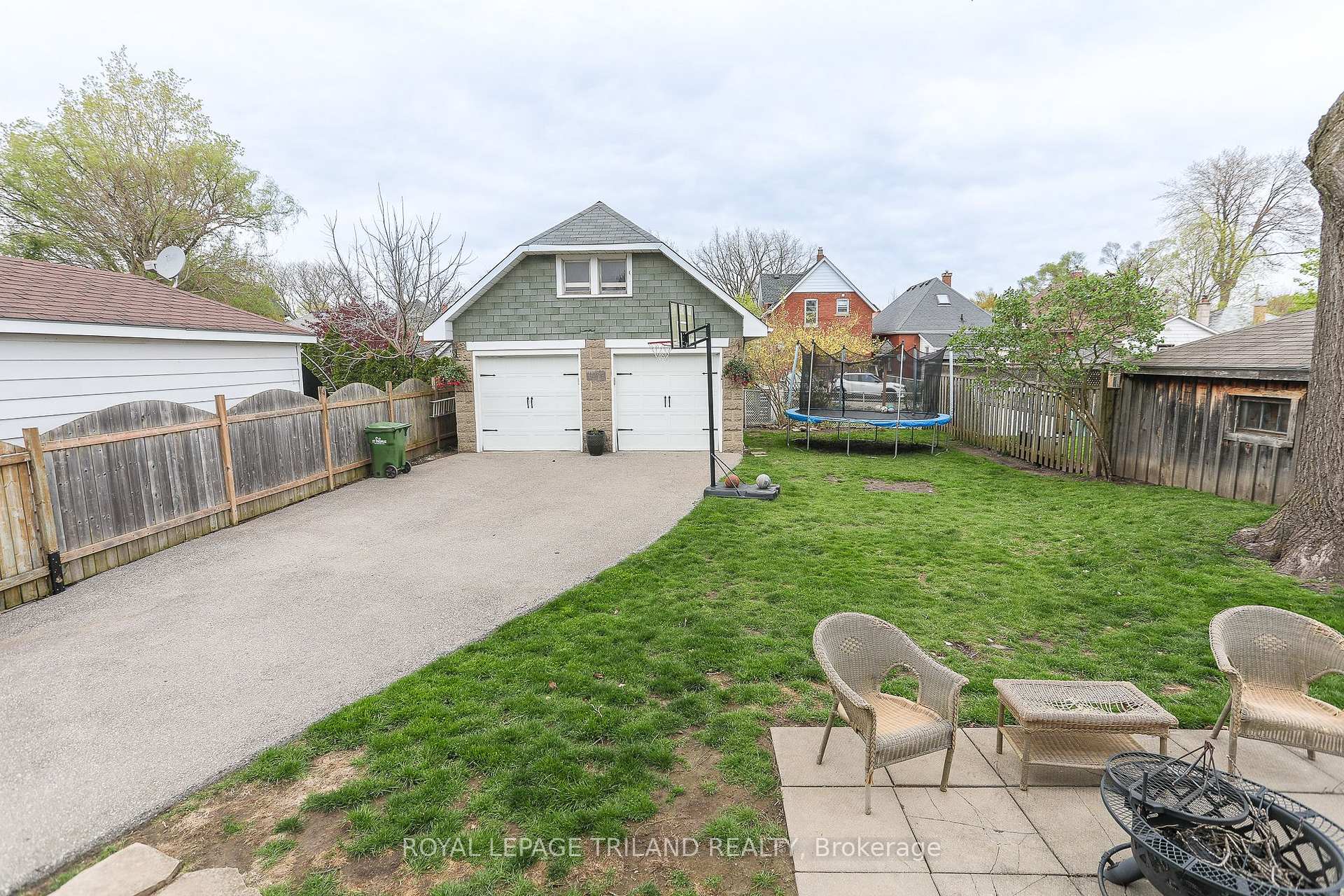 Photo 2 of 16 Maple Street, St. Thomas — HOMEH