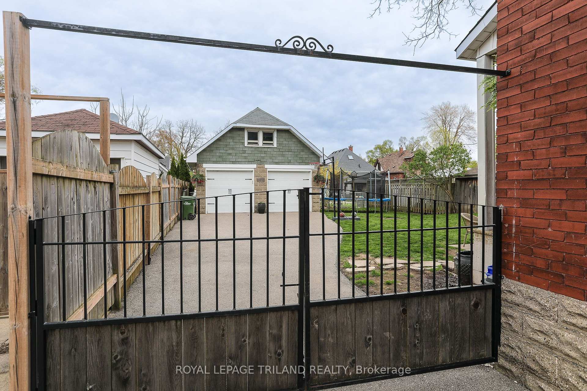 Photo 39 of 16 Maple Street, St. Thomas — HOMEH
