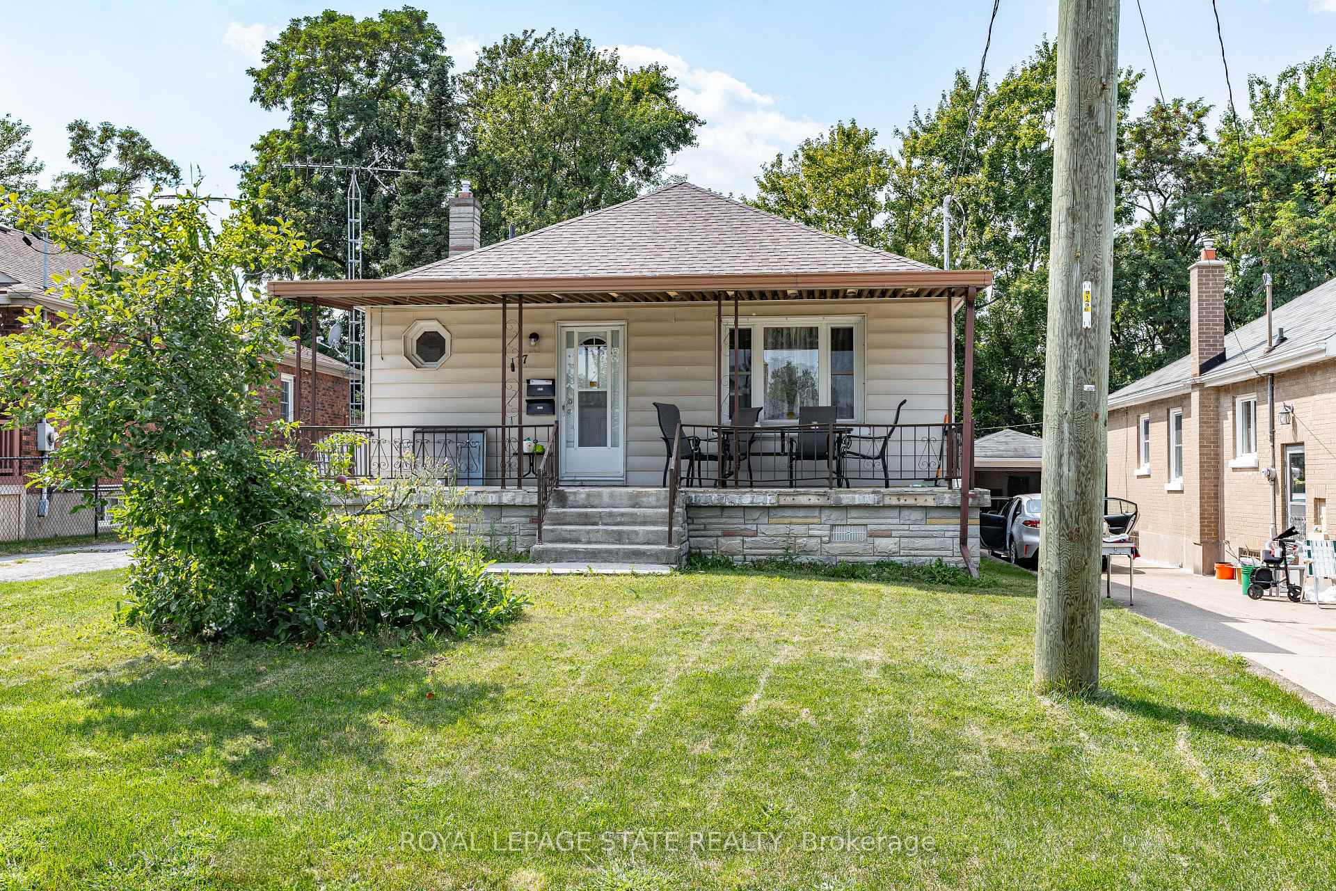 Photo 1 of 17 Prestwick Avenue, St. Catharines, Oakdale — HOMEH