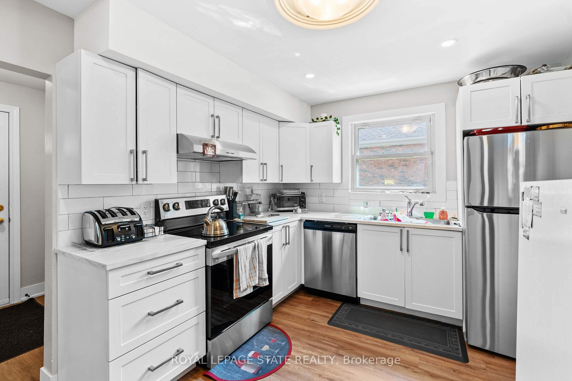 Photo 9 of 17 Prestwick Avenue, St. Catharines, Oakdale — HOMEH