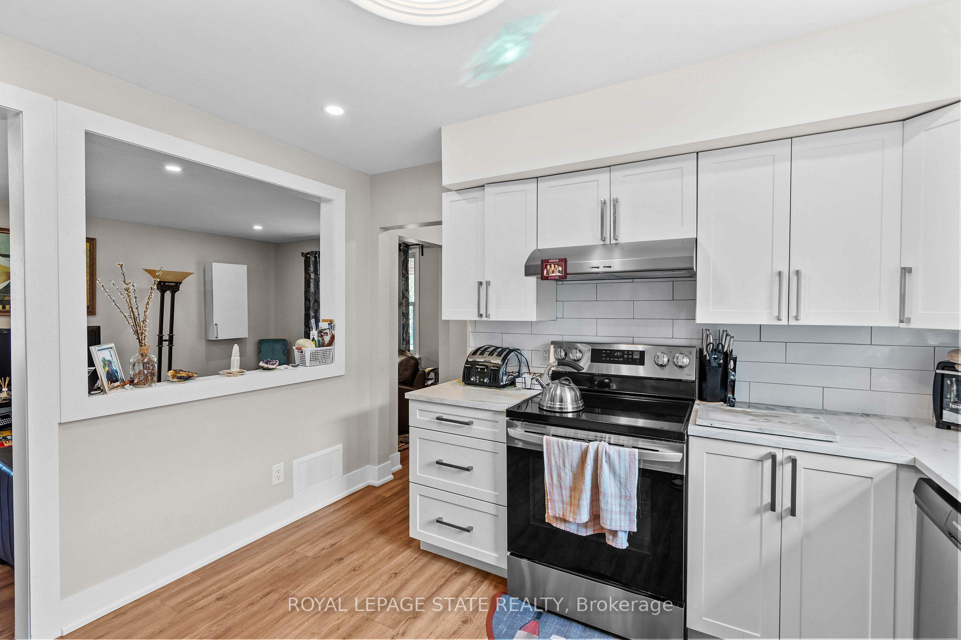 Photo 12 of 17 Prestwick Avenue, St. Catharines, Oakdale — HOMEH