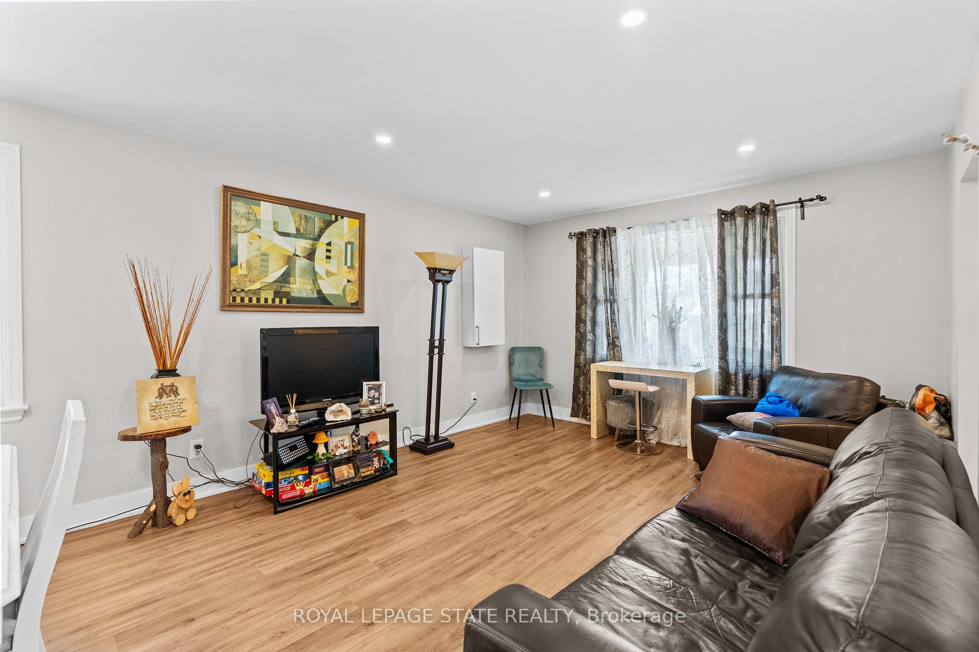 Photo 13 of 17 Prestwick Avenue, St. Catharines, Oakdale — HOMEH
