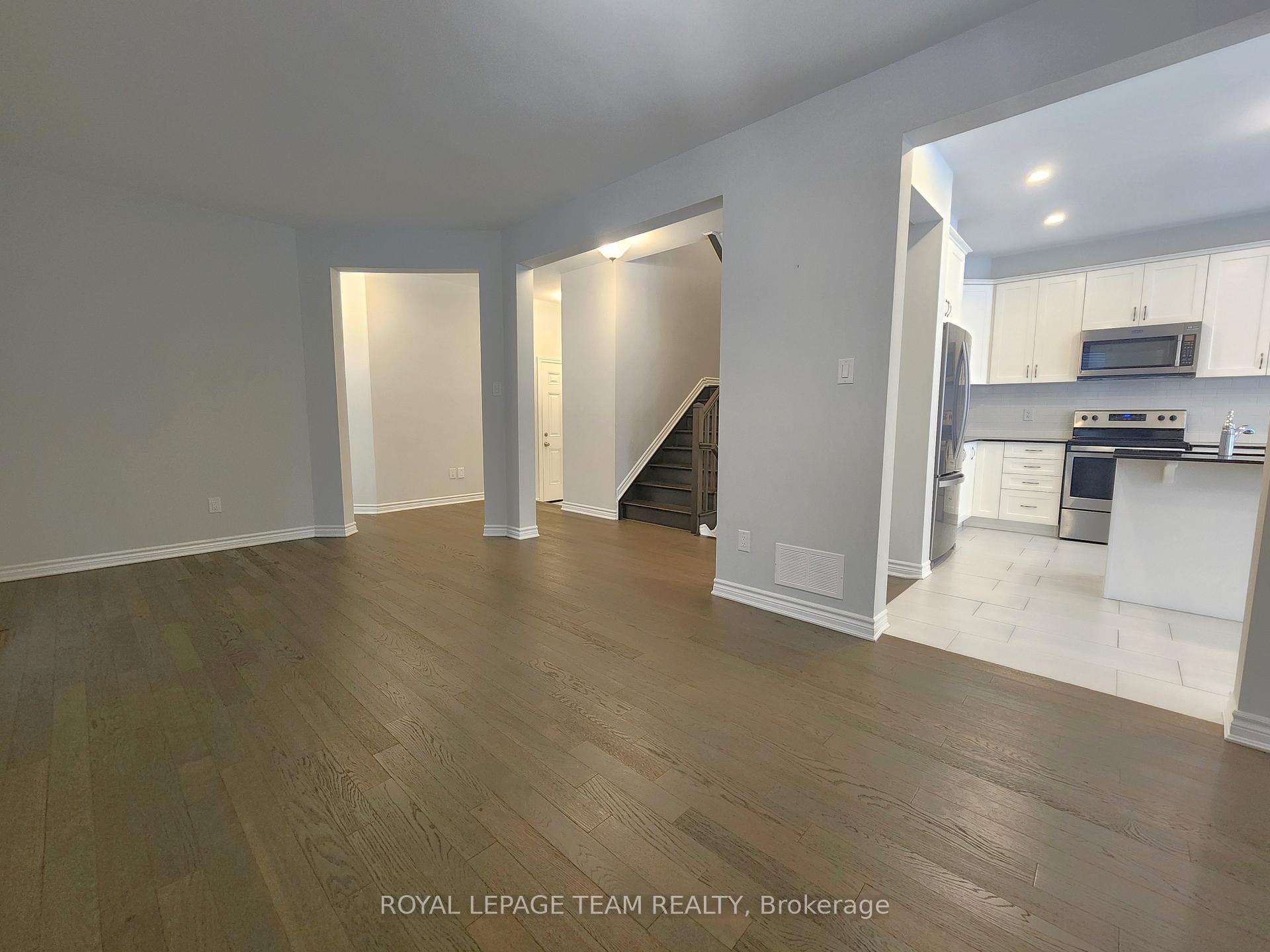 Photo 4 of 885 Stallion Crescent, Ottawa, Stittsville (South) — HOMEH