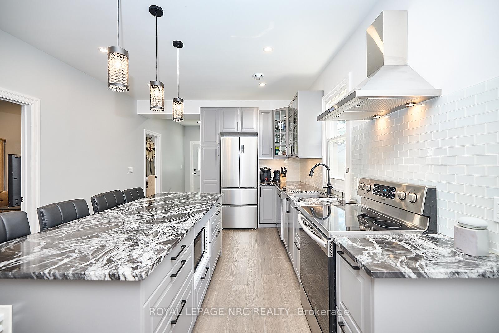 Photo 6 of 2 Fairburn Avenue, St. Catharines, Burleigh Hill — HOMEH