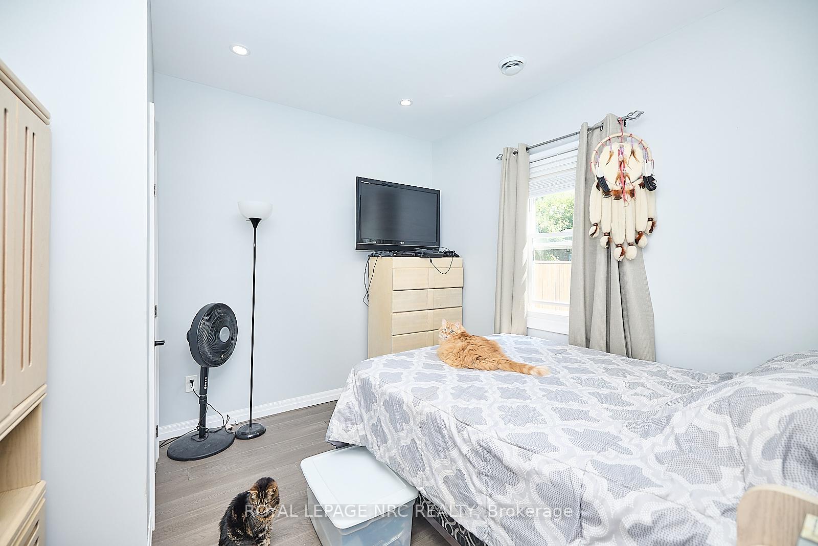 Photo 12 of 2 Fairburn Avenue, St. Catharines, Burleigh Hill — HOMEH