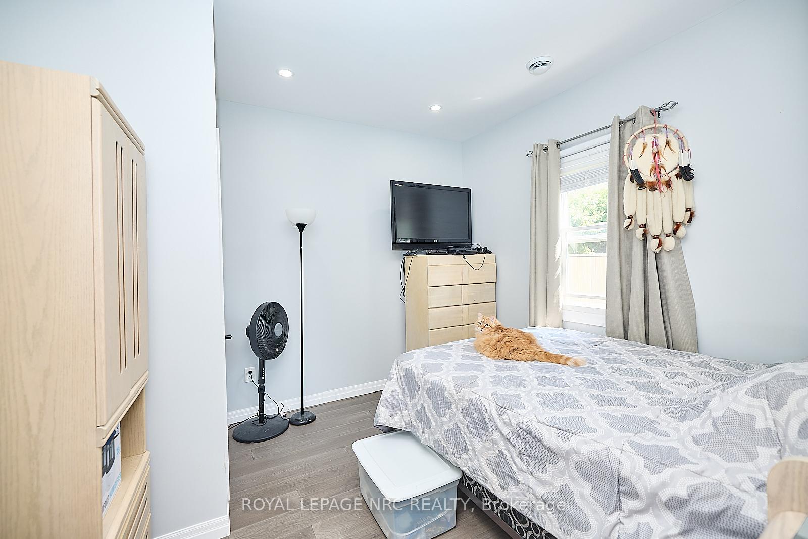 Photo 14 of 2 Fairburn Avenue, St. Catharines, Burleigh Hill — HOMEH