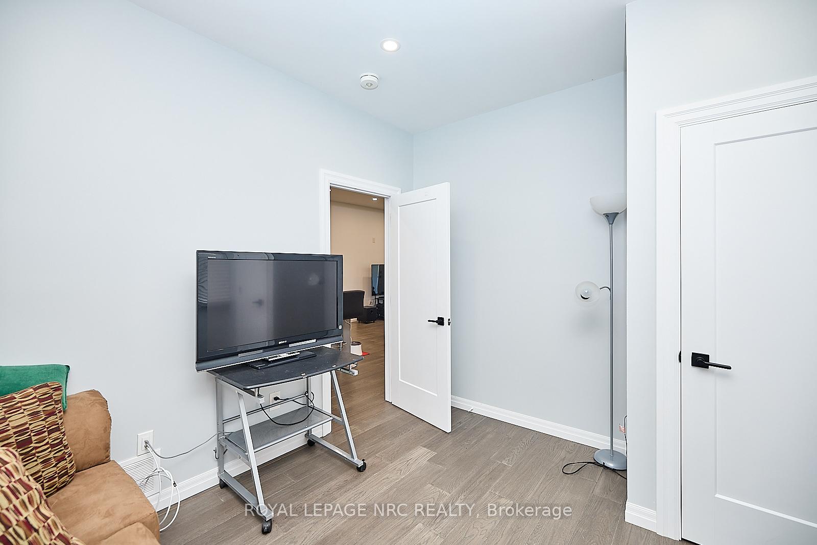 Photo 17 of 2 Fairburn Avenue, St. Catharines, Burleigh Hill — HOMEH