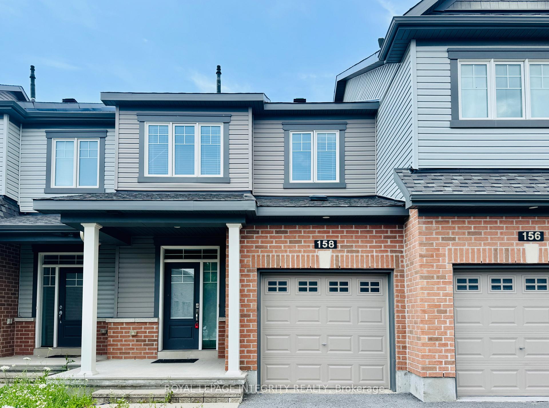 Front of 158 Bandelier Way