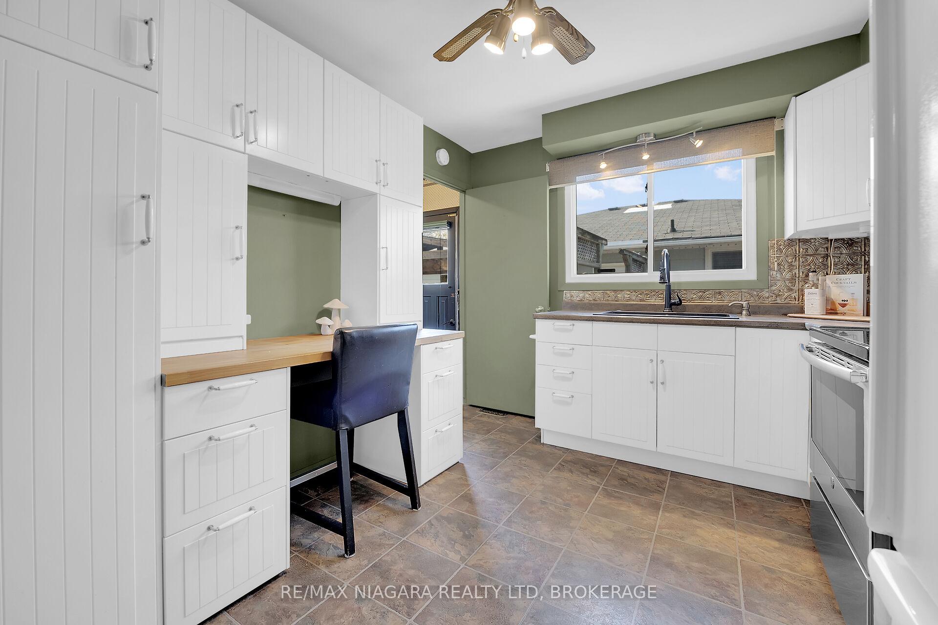 Photo 4 of 70 Loraine Drive, St. Catharines, Oakdale — HOMEH