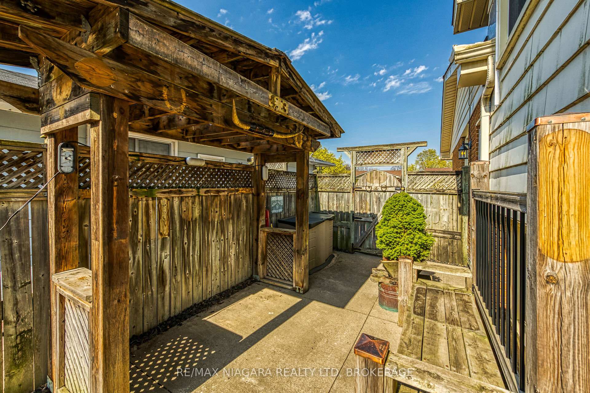 Photo 28 of 70 Loraine Drive, St. Catharines, Oakdale — HOMEH