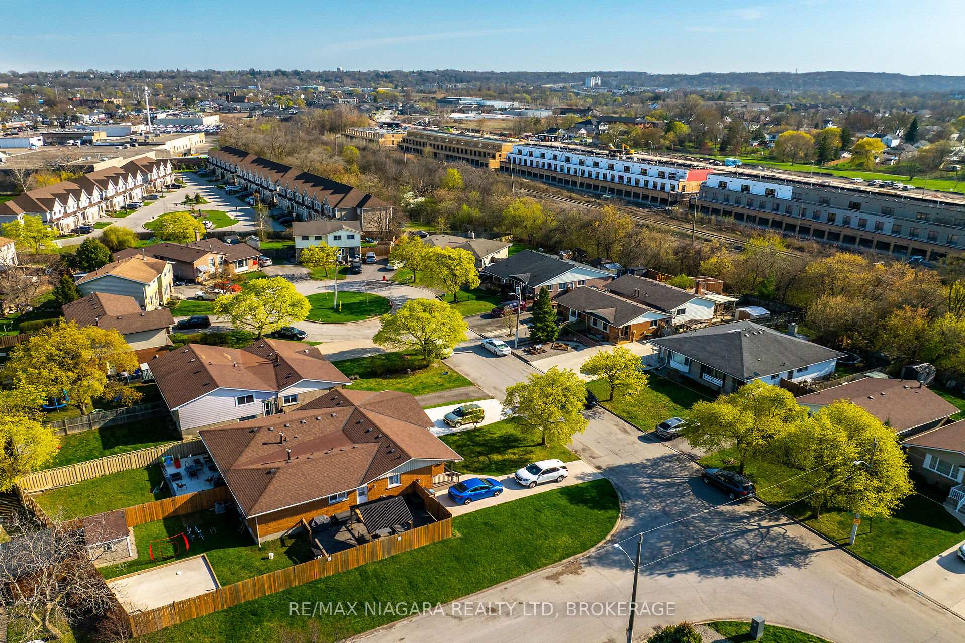 Photo 30 of 70 Loraine Drive, St. Catharines, Oakdale — HOMEH