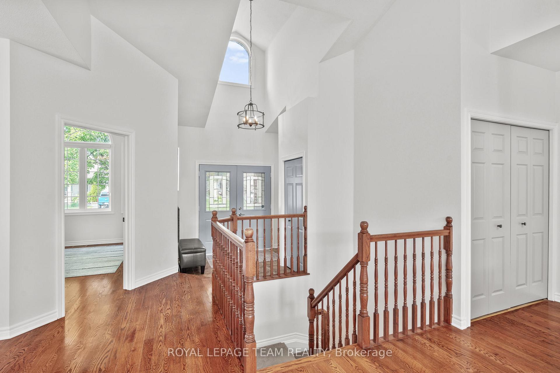 Photo 5 of 29 Shining Star Circle, Ottawa, Stittsville (South) — HOMEH