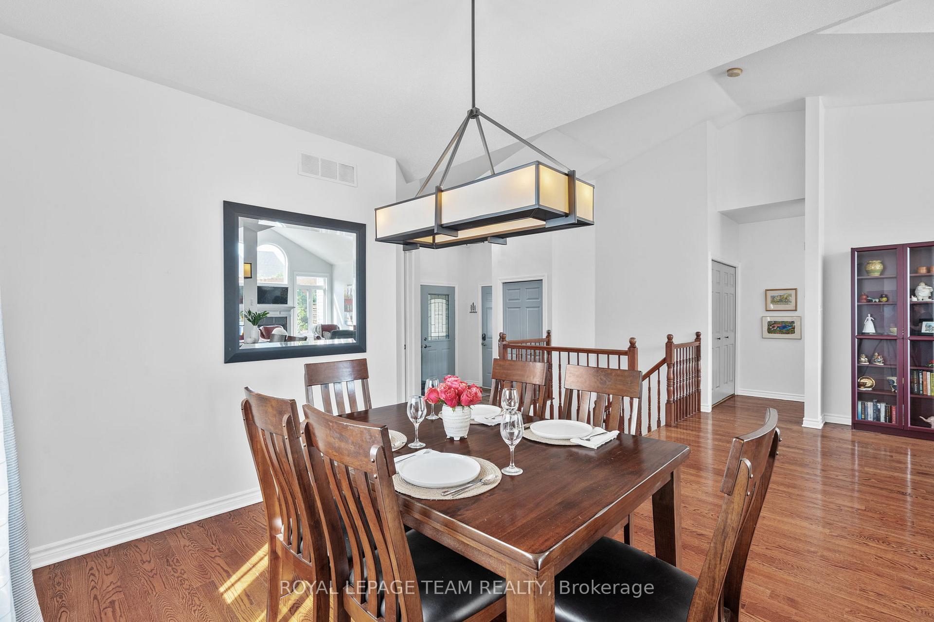Photo 10 of 29 Shining Star Circle, Ottawa, Stittsville (South) — HOMEH