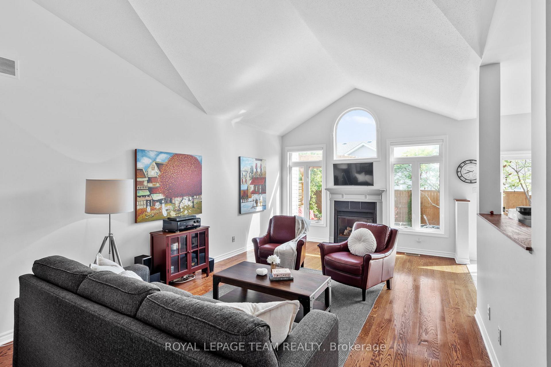 Photo 12 of 29 Shining Star Circle, Ottawa, Stittsville (South) — HOMEH