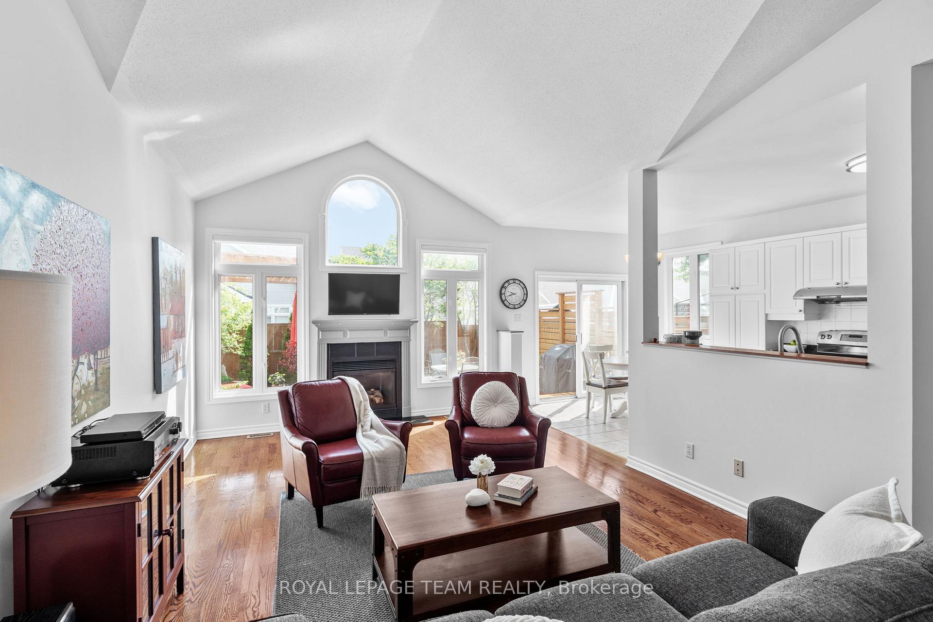 Photo 13 of 29 Shining Star Circle, Ottawa, Stittsville (South) — HOMEH