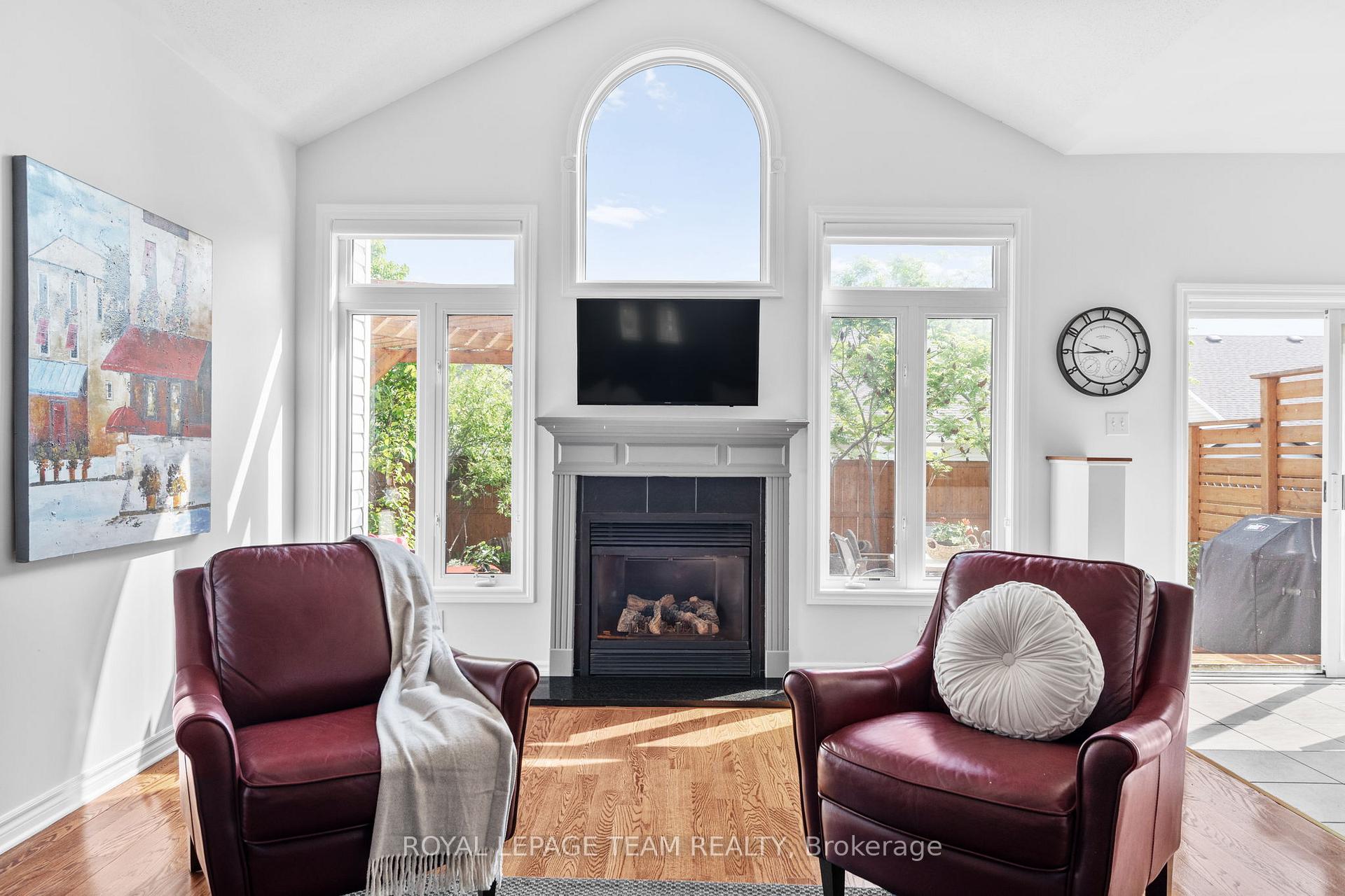 Photo 16 of 29 Shining Star Circle, Ottawa, Stittsville (South) — HOMEH