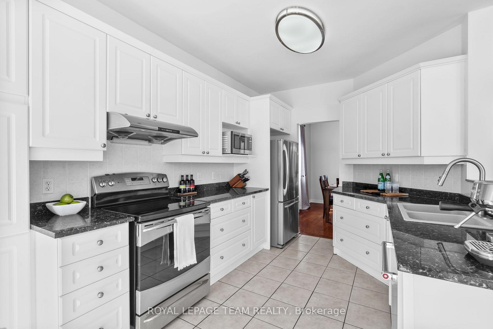 Photo 21 of 29 Shining Star Circle, Ottawa, Stittsville (South) — HOMEH
