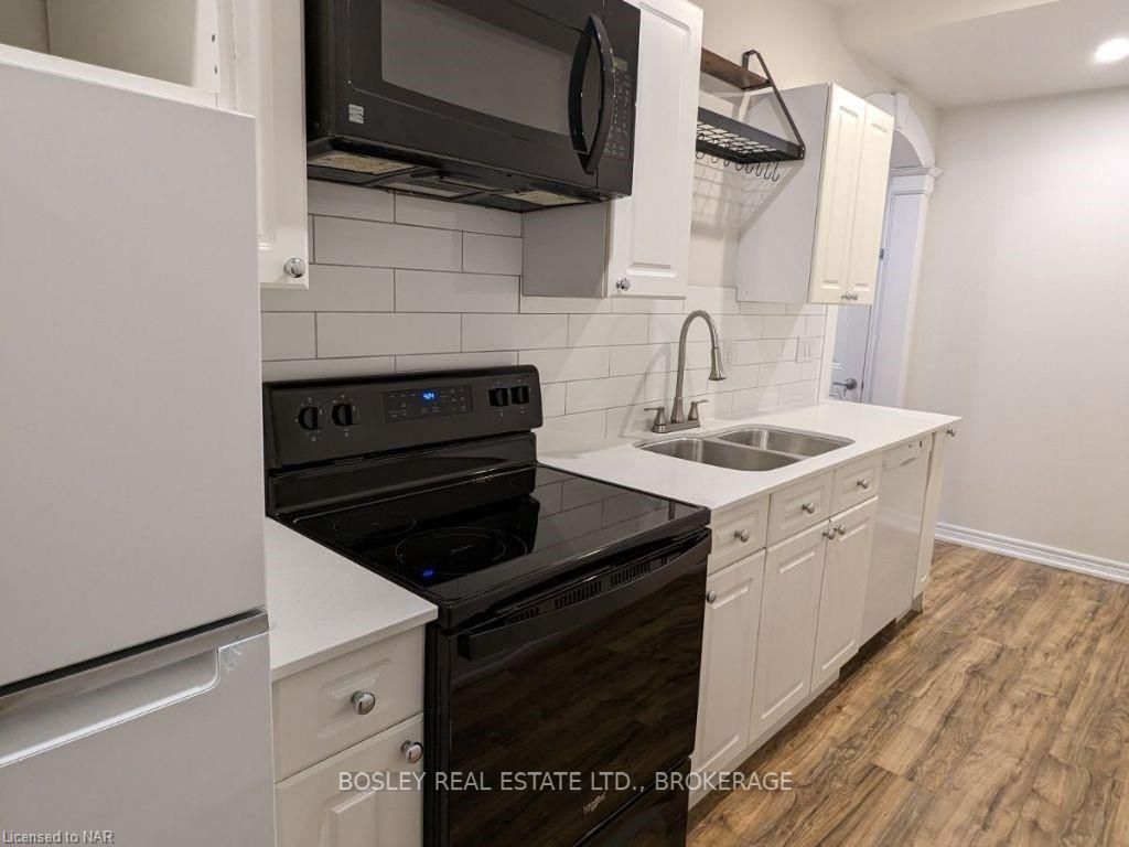 Photo 11 of 11 Matthews Court, St. Catharines, Rykert/Vansickle — HOMEH