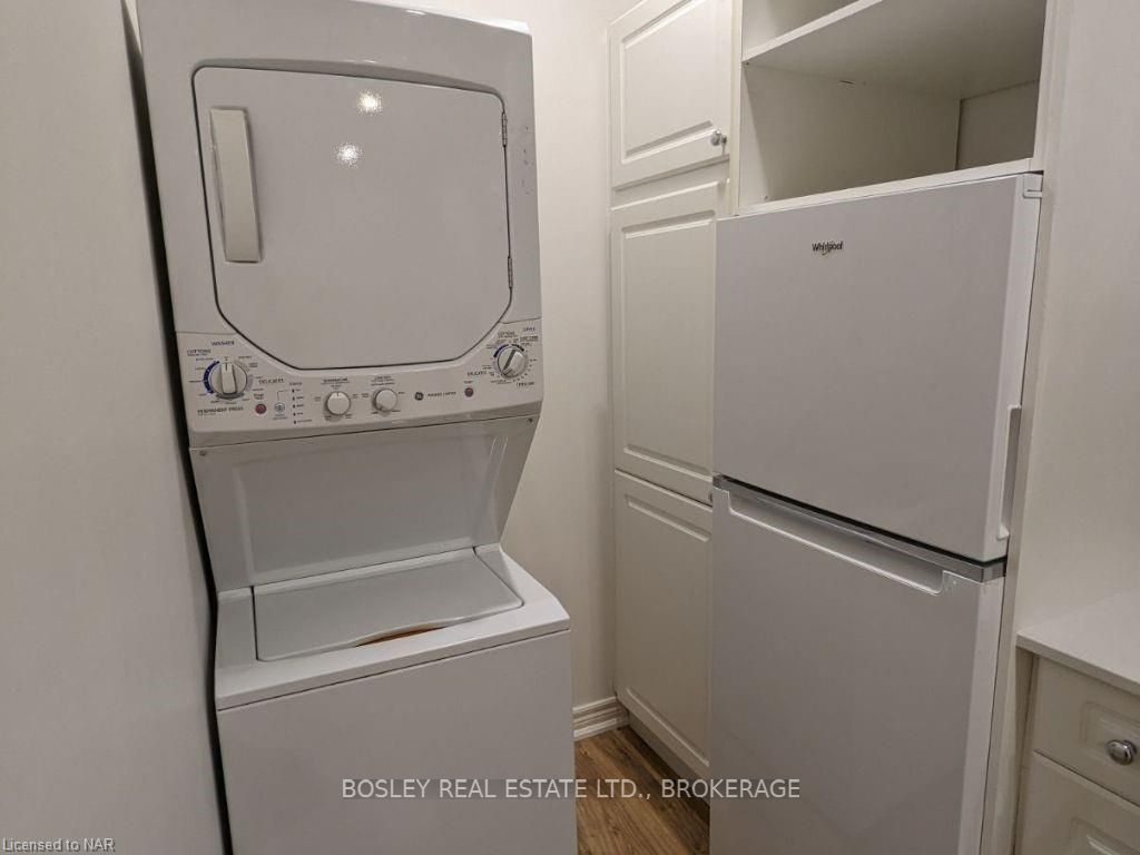 Photo 12 of 11 Matthews Court, St. Catharines, Rykert/Vansickle — HOMEH