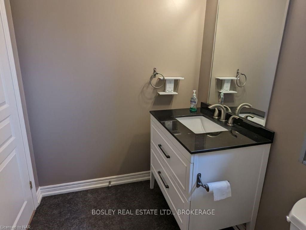 Photo 14 of 11 Matthews Court, St. Catharines, Rykert/Vansickle — HOMEH