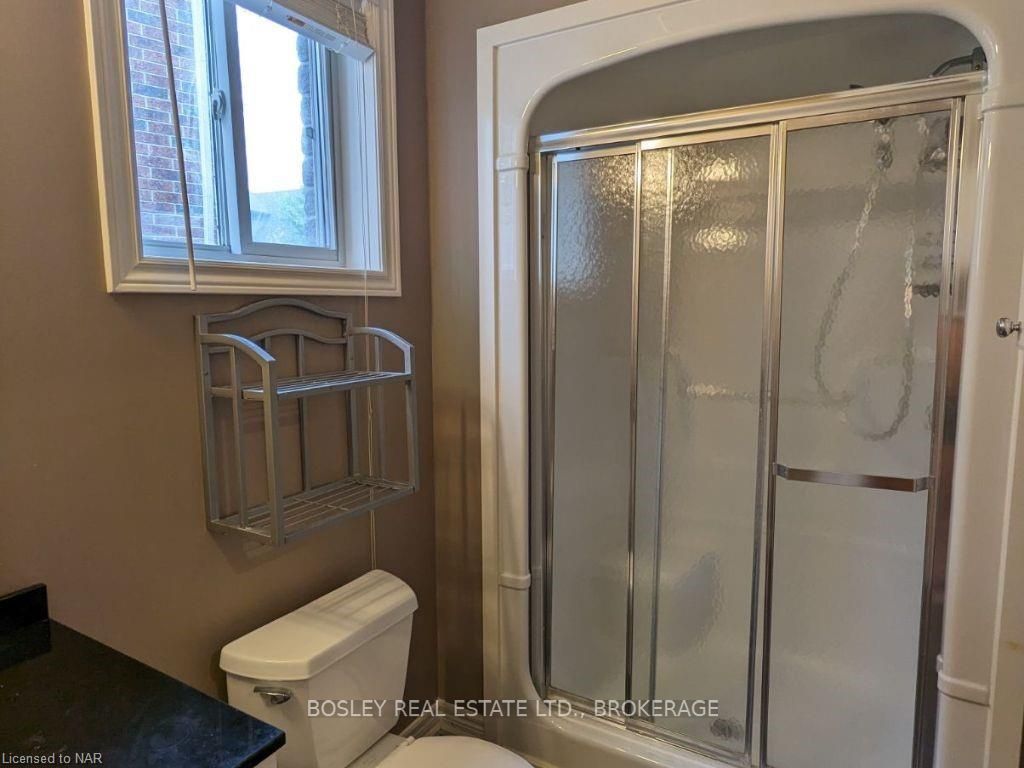 Photo 15 of 11 Matthews Court, St. Catharines, Rykert/Vansickle — HOMEH