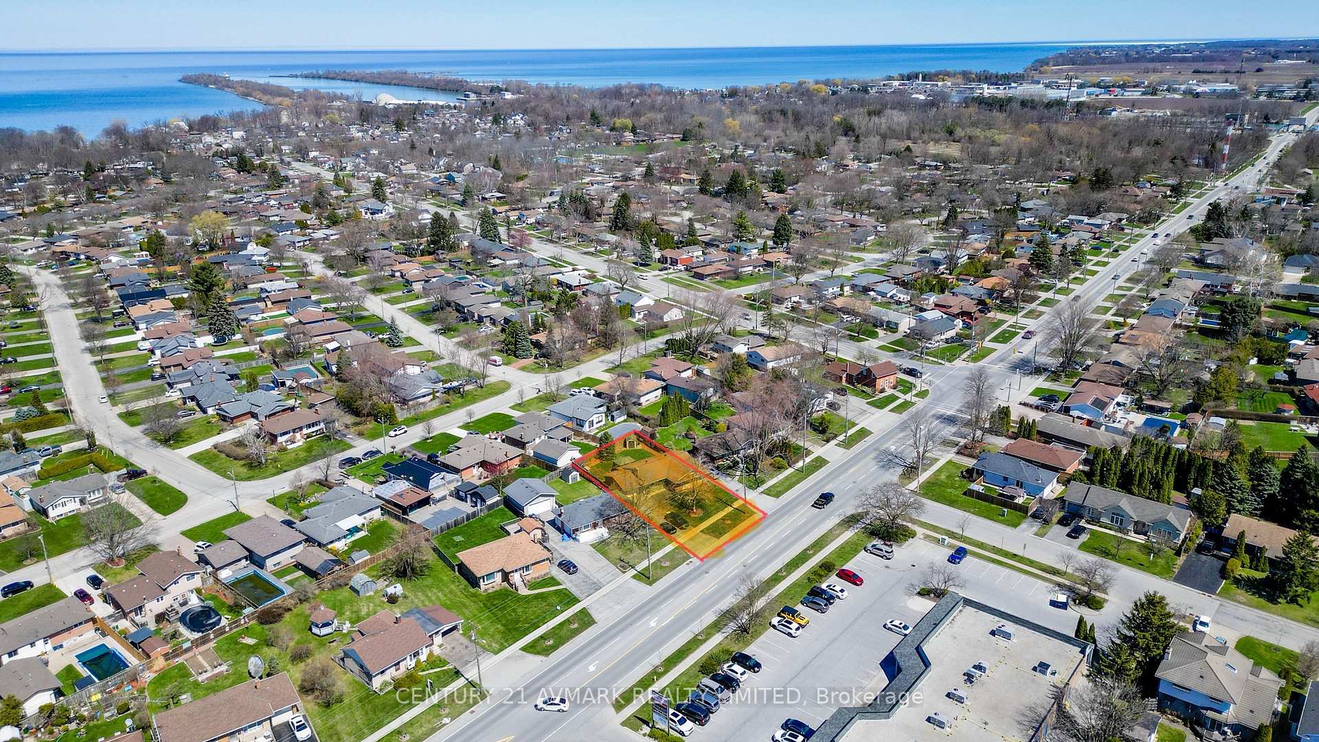 Photo 4 of 273 Lakeshore Road, St. Catharines, Lakeshore — HOMEH