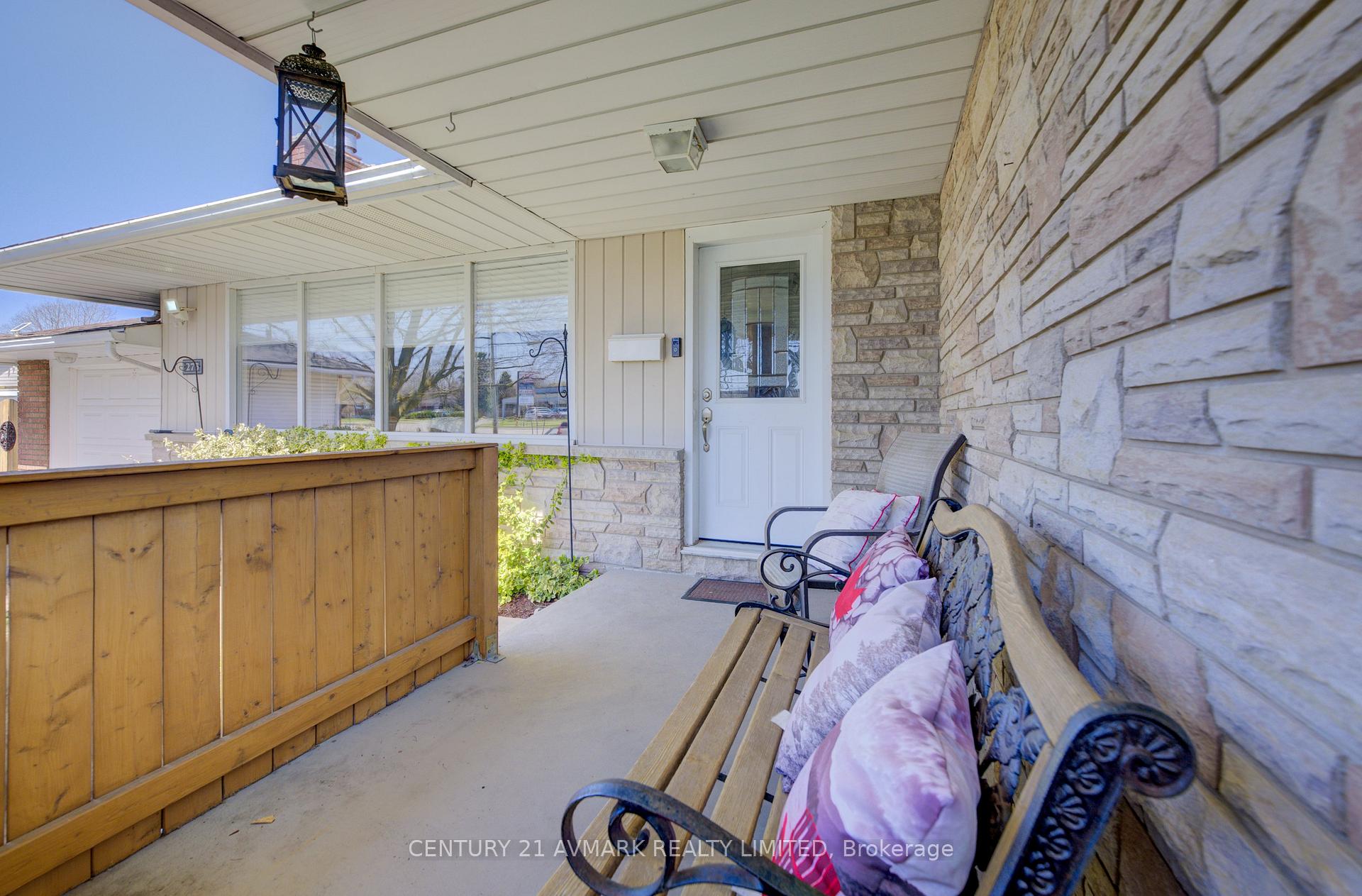 Photo 5 of 273 Lakeshore Road, St. Catharines, Lakeshore — HOMEH