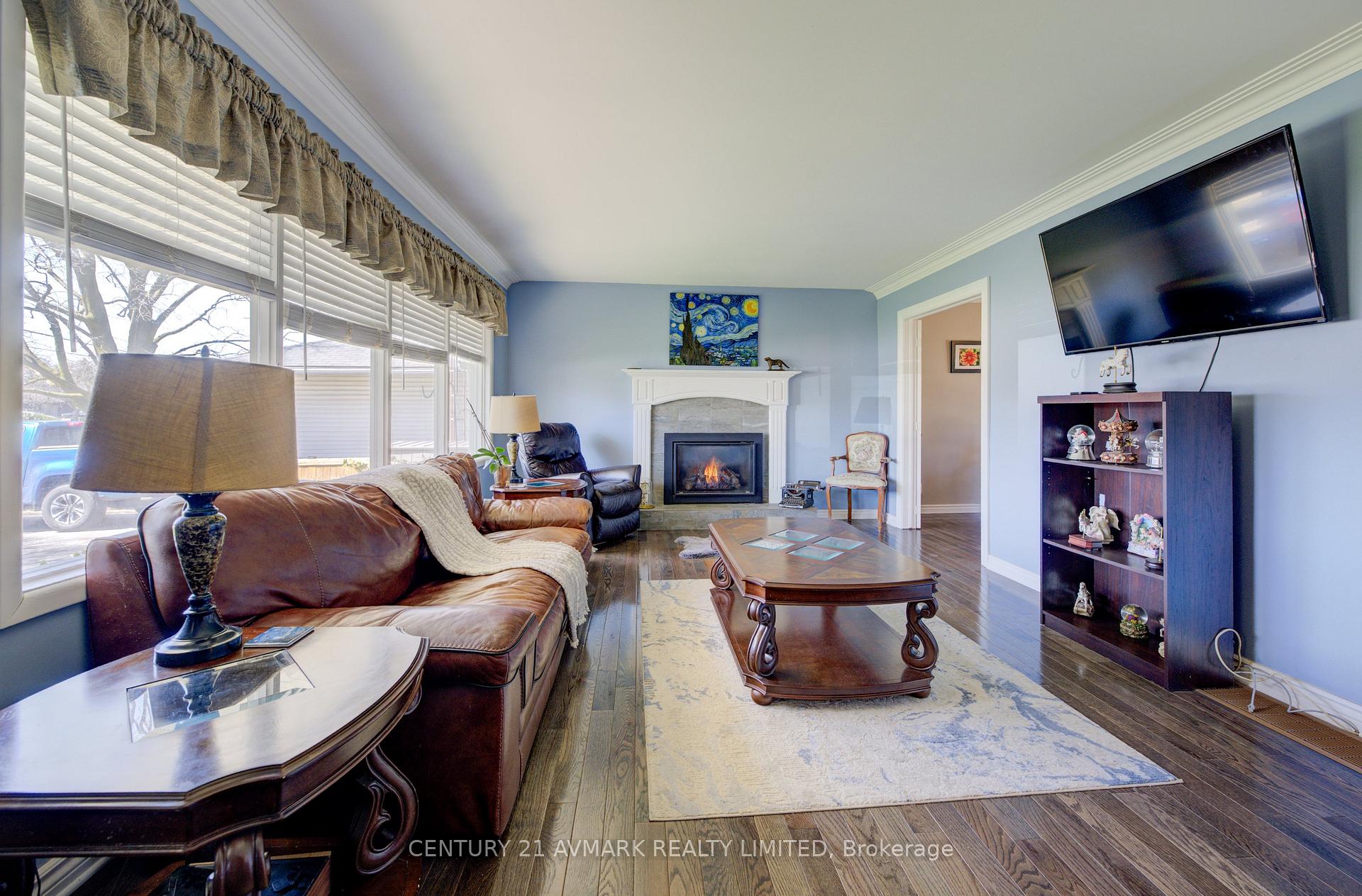 Photo 8 of 273 Lakeshore Road, St. Catharines, Lakeshore — HOMEH