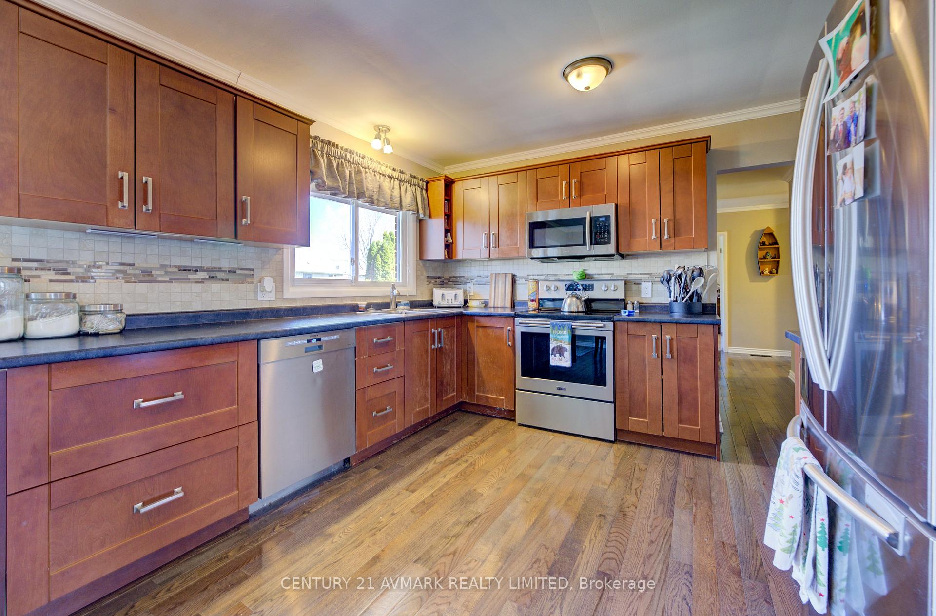Photo 14 of 273 Lakeshore Road, St. Catharines, Lakeshore — HOMEH
