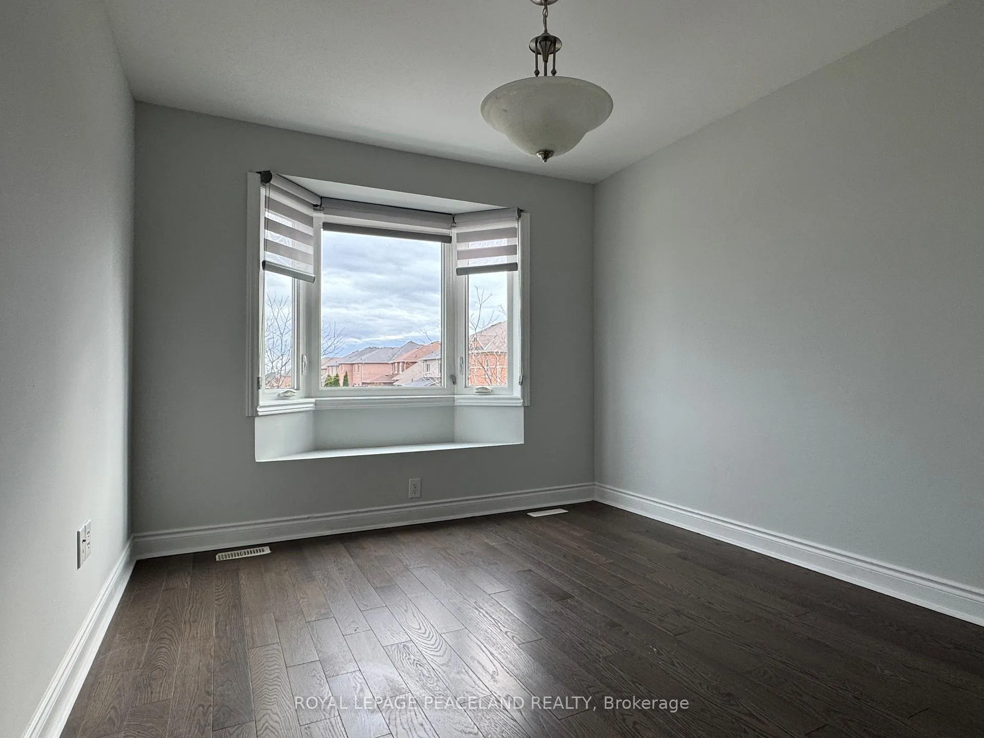Photo 6 of 145 Argento Crescent, Vaughan, Vellore Village — HOMEH