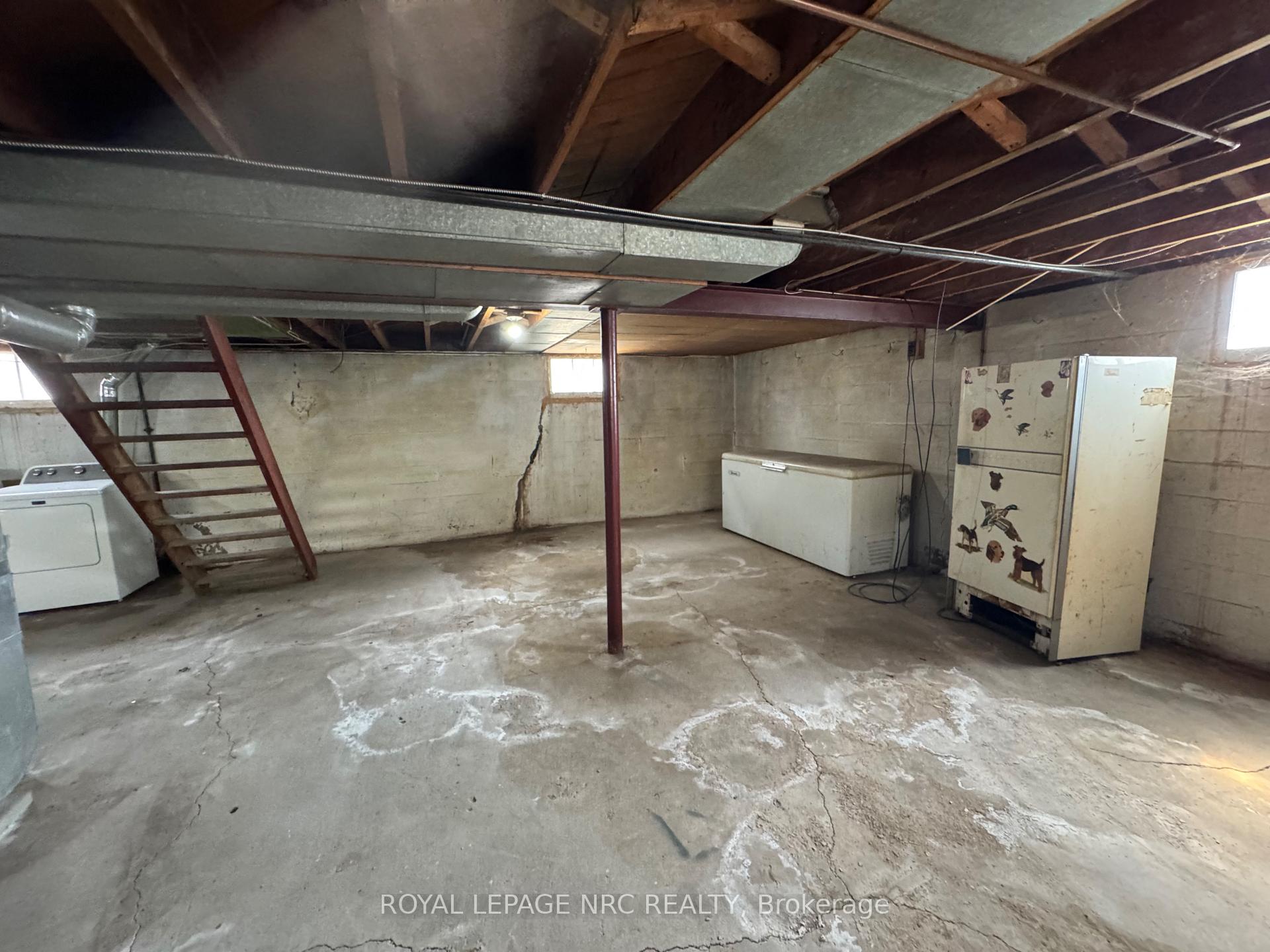 Photo 15 of 3 Eastbourne Avenue, St. Catharines, Facer — HOMEH