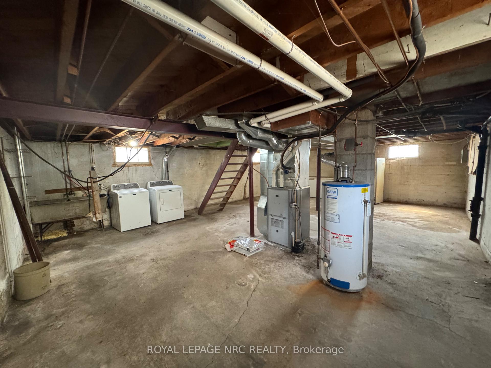 Photo 16 of 3 Eastbourne Avenue, St. Catharines, Facer — HOMEH