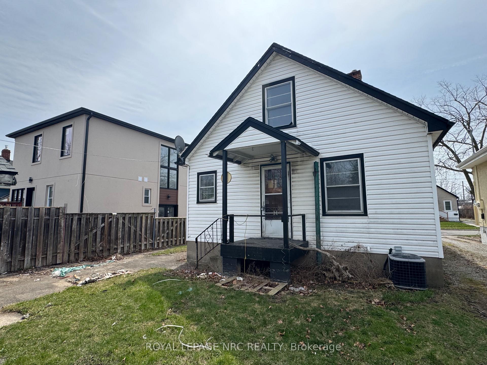 Photo 19 of 3 Eastbourne Avenue, St. Catharines, Facer — HOMEH