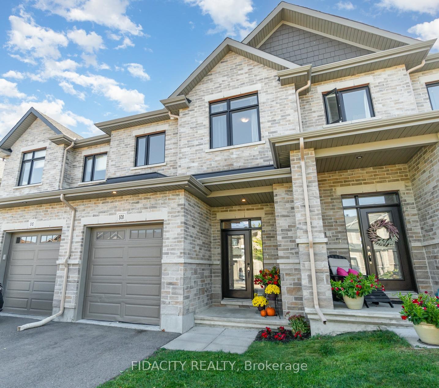 Photo 2 of 508 Bulat Court, Ottawa, Stittsville (North) — HOMEH