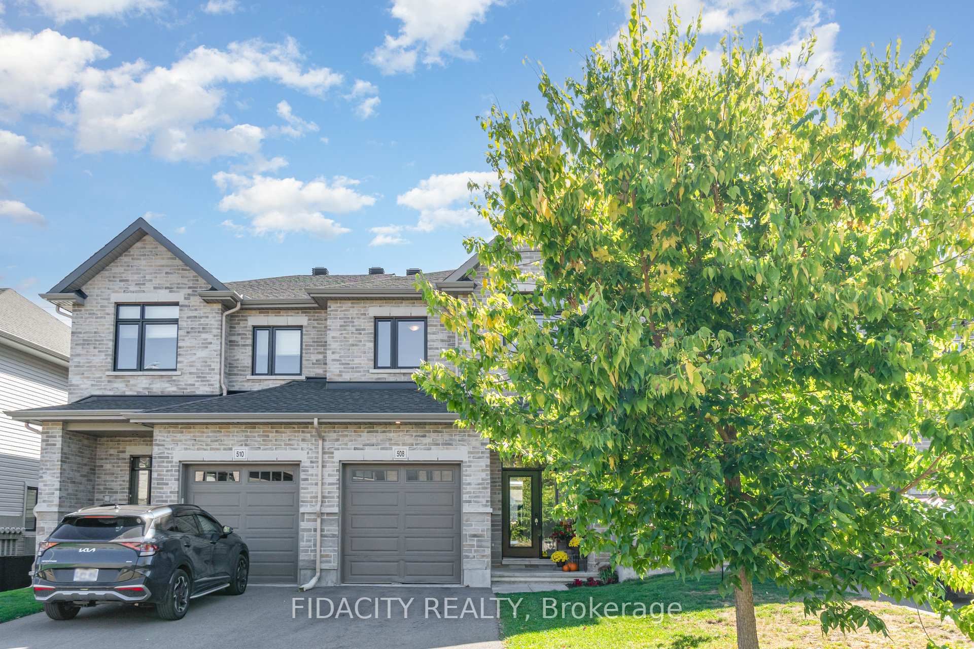 Photo 3 of 508 Bulat Court, Ottawa, Stittsville (North) — HOMEH