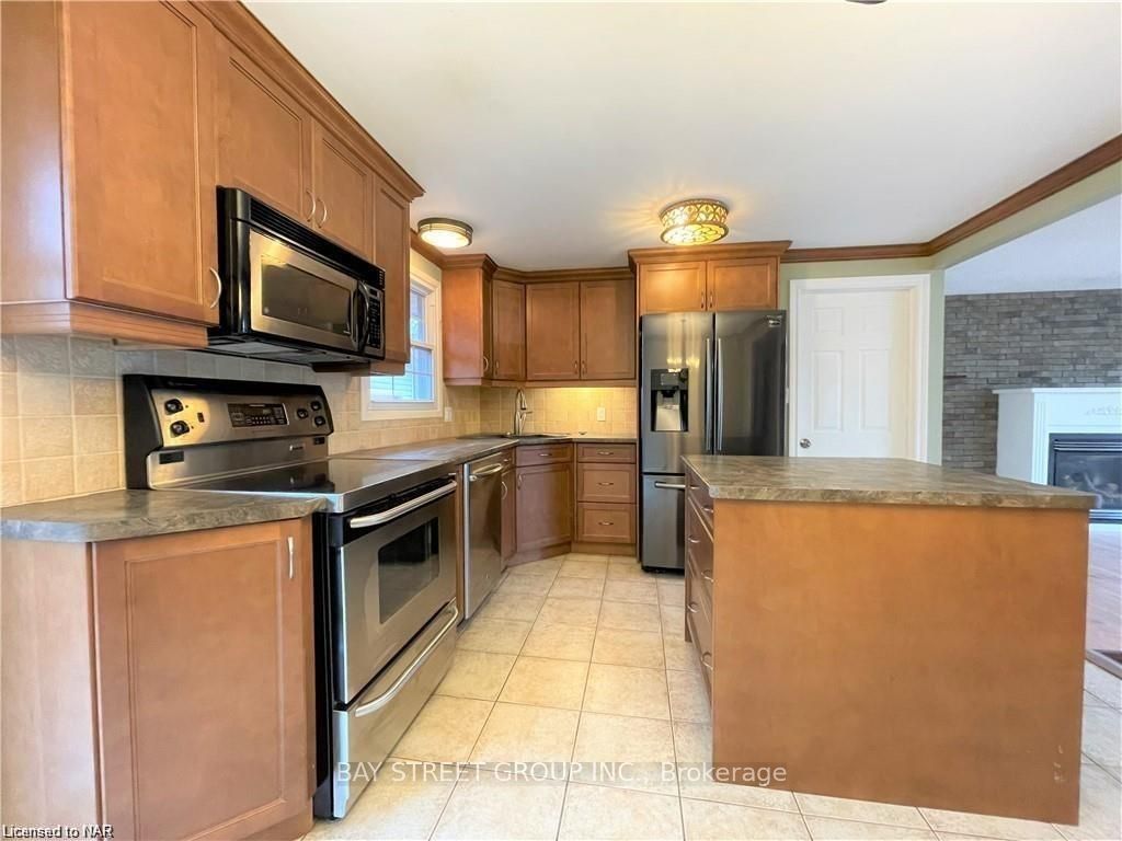 Photo 4 of Unit Main, 75 Bula Drive, St. Catharines, Lakeport — HOMEH