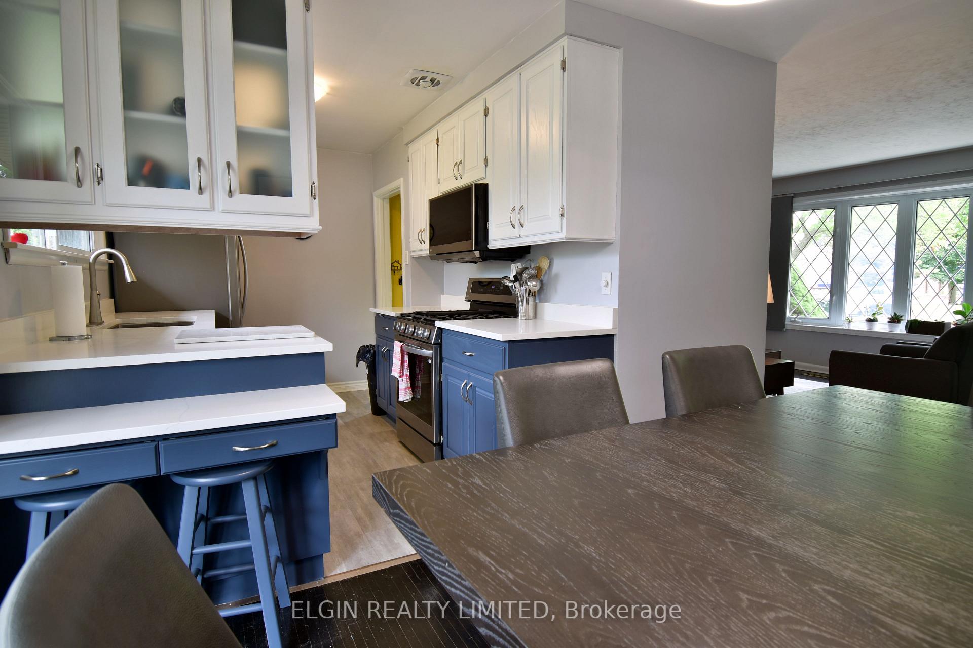Photo 9 of 215 First Avenue, St. Thomas — HOMEH