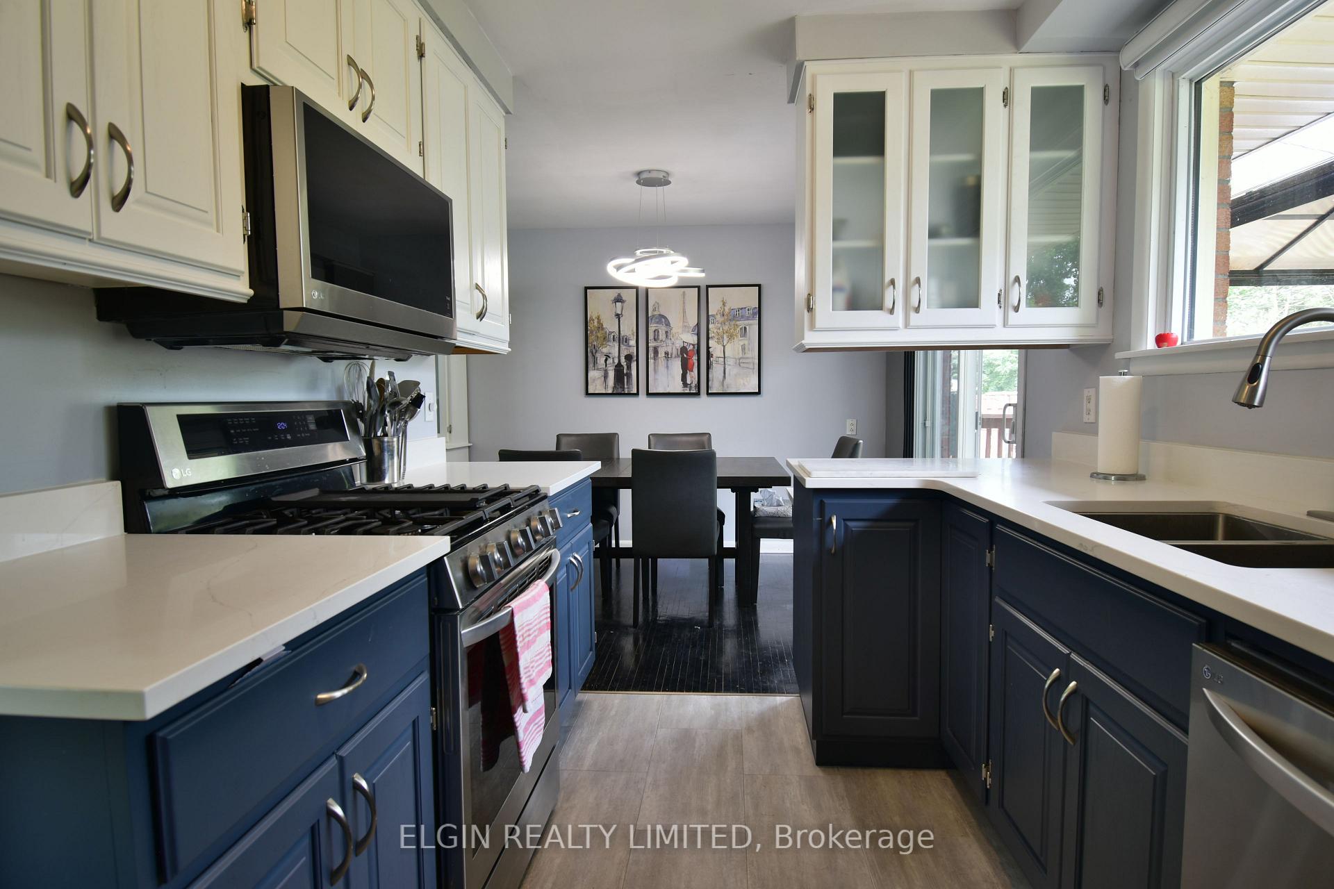 Photo 11 of 215 First Avenue, St. Thomas — HOMEH
