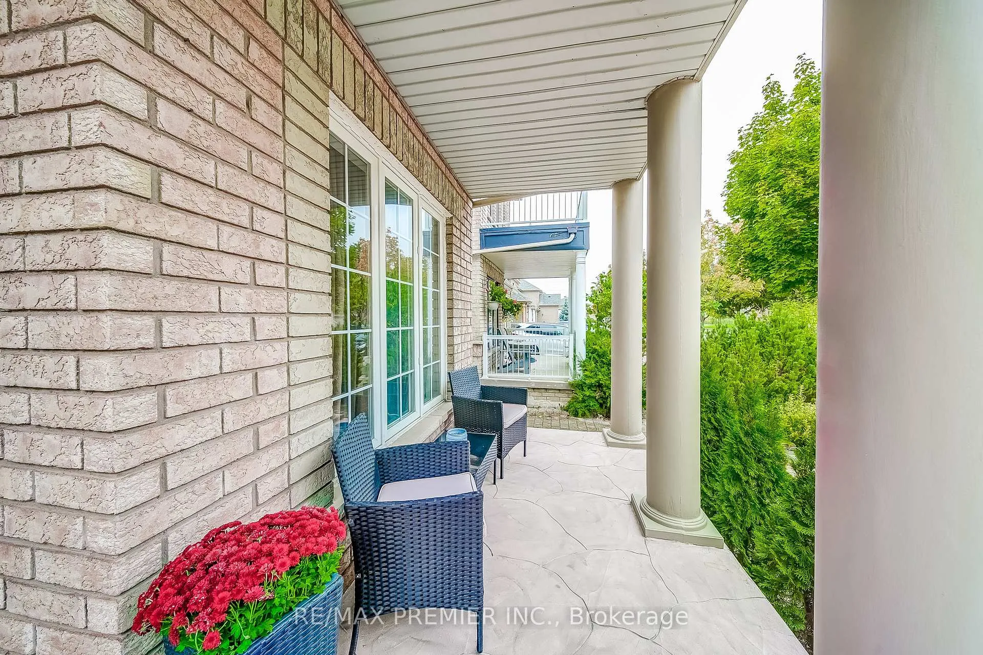 Photo 4 of 22 Canvasback Drive, Vaughan, Vellore Village — HOMEH