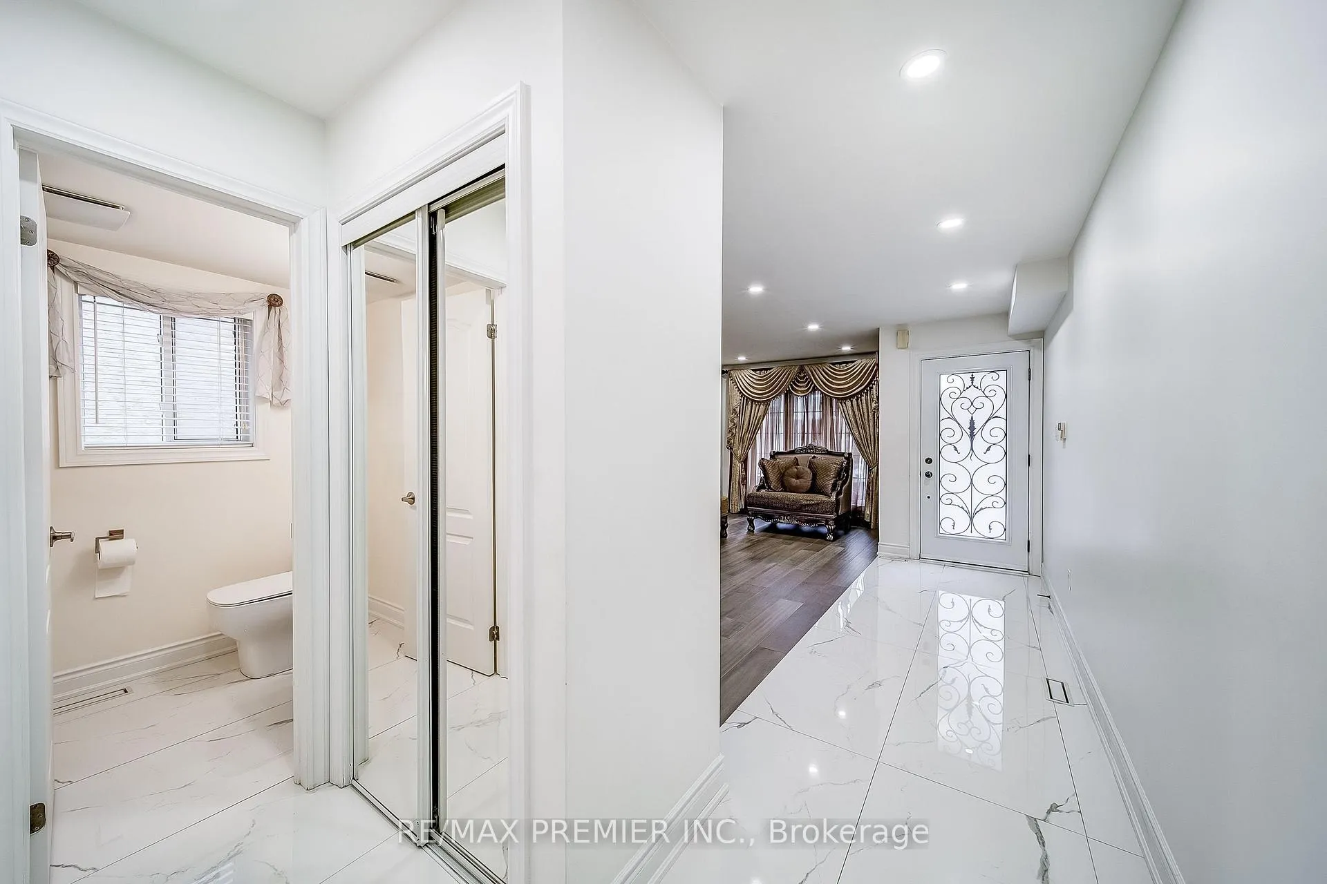 Photo 9 of 22 Canvasback Drive, Vaughan, Vellore Village — HOMEH